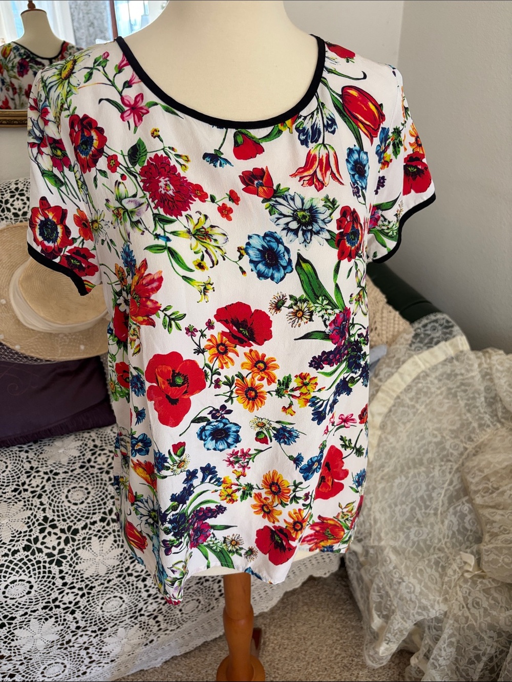 Yumi Kim White Scoop Neck Floral Print Top with Red, Blue & Green Accents
